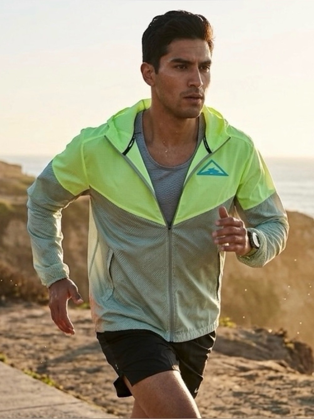 Nike | Windrunner Hooded Trail Running Jacket | Smoke Grey / Neon Yellow | Large